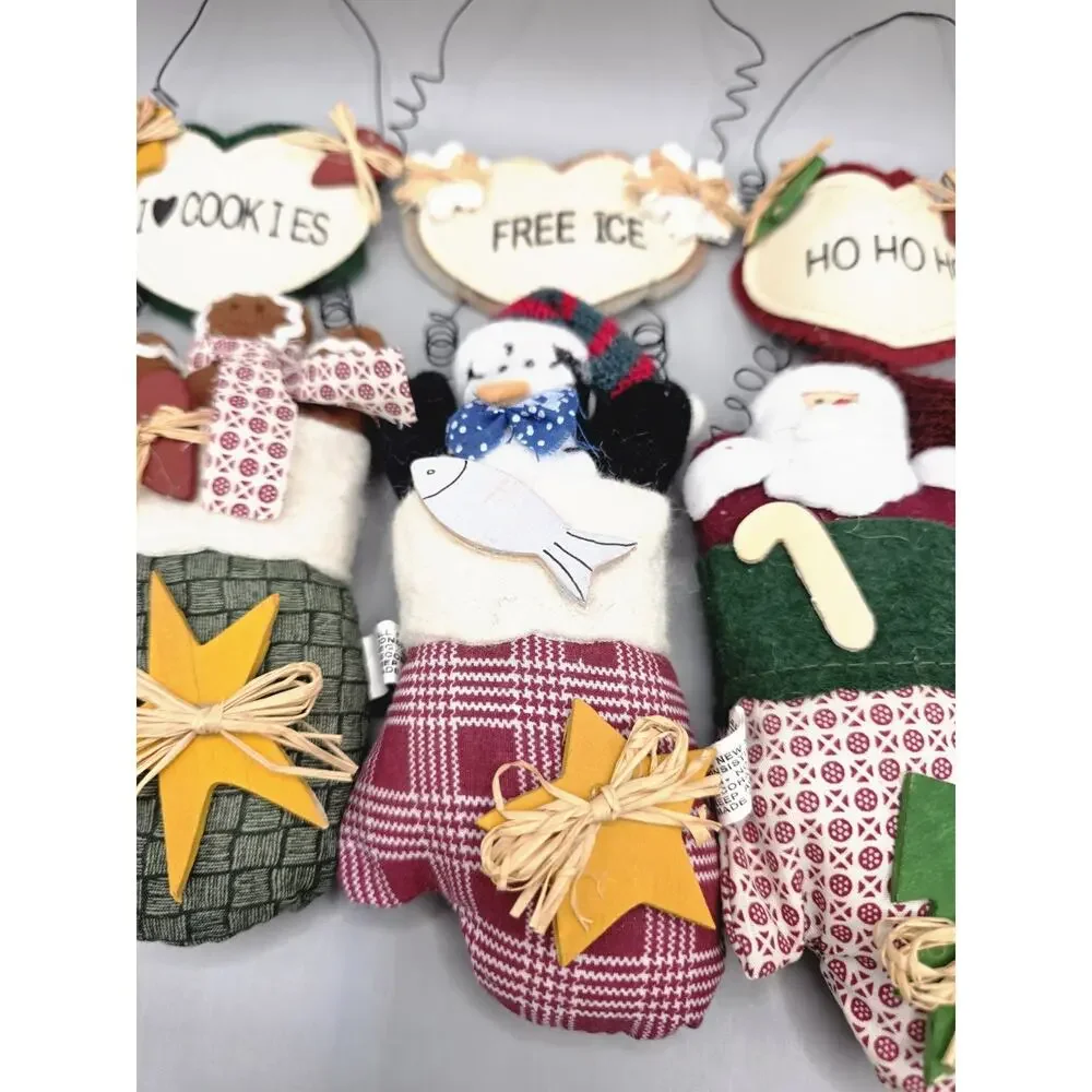 Vintage Country Primitive Christmas Mitten Wall Hanging Ornaments Lot of 4